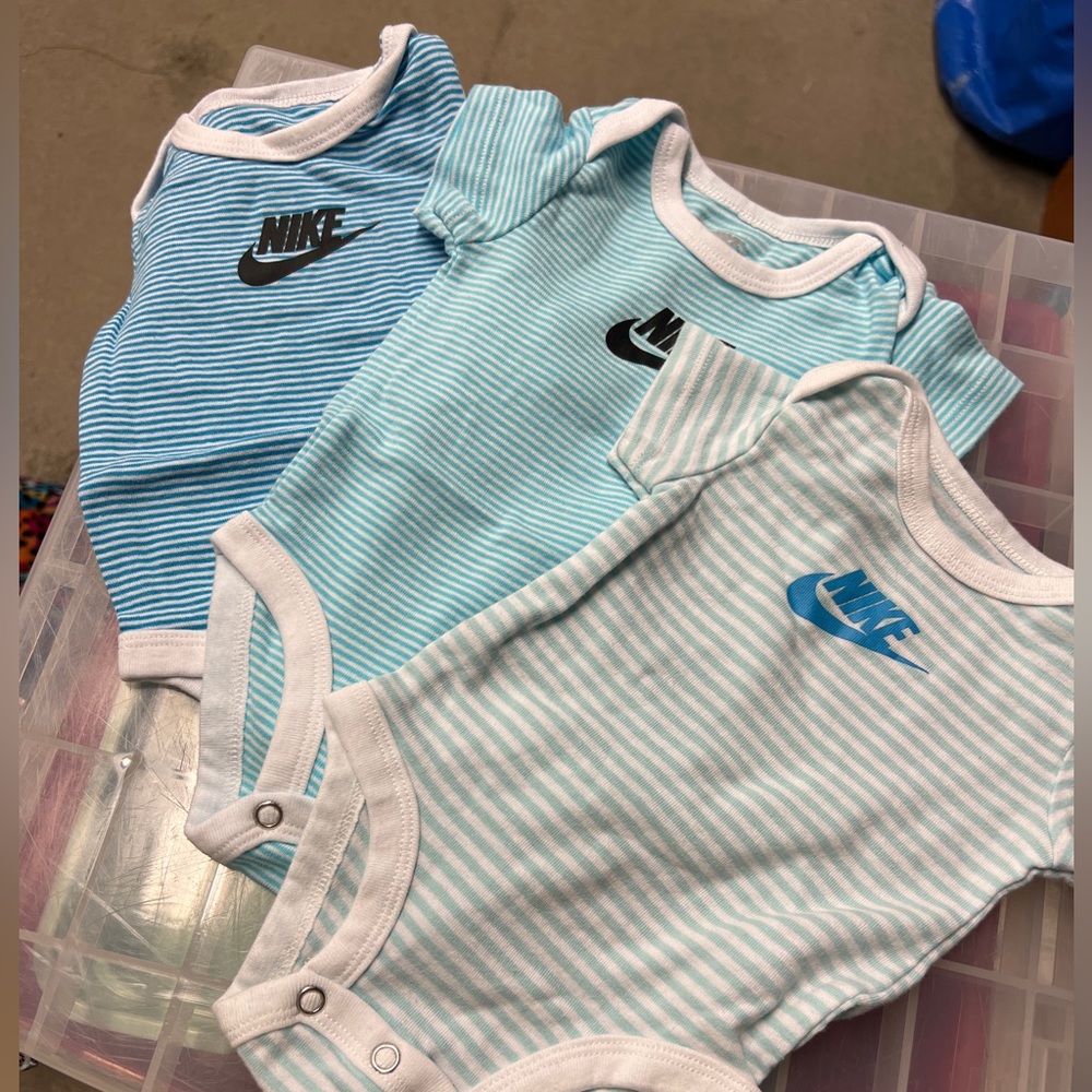 3 pack Nike Onesie set